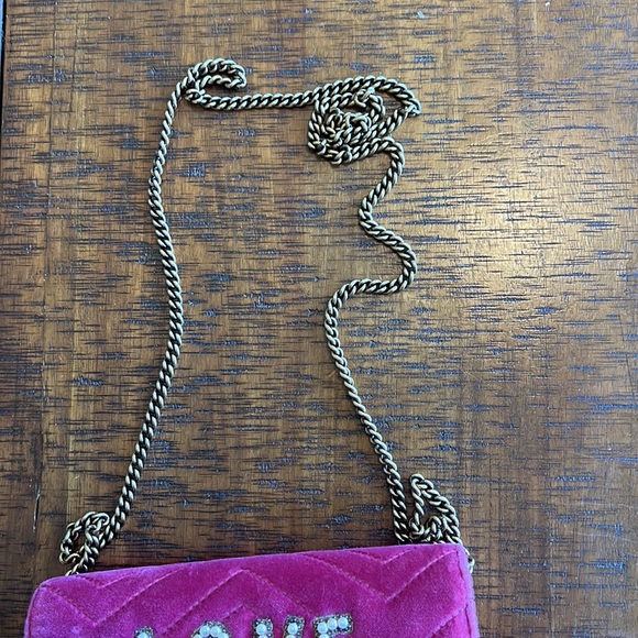 Gucci Fuchsia Love Embroidered Velvet Matelasse GG Marmont Mini Bag - Picture 11 of 16